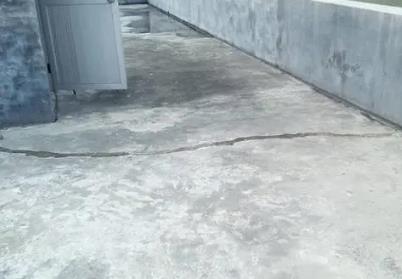 成武楼顶漏水维修公司分享下如何解决卫生间隐蔽部位漏水的问题?